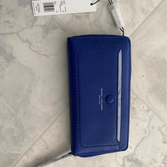 Marc Jacobs Wallet - Picture 2 of 2